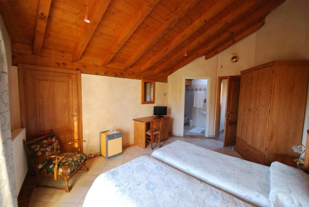 Garni Viggiona Hotel Trarego Room photo